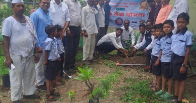सिद्धार्थ महाविद्यालयाच्या राष्ट्रीय सेवा योजना विभागातर्फे रेपाळा येथे वृक्षारोपण कार्यक्रम……