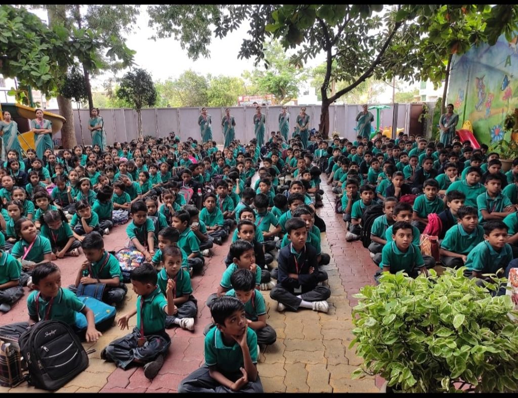 शिवसाई ज्ञानपीठ स्कूल, बुलढाणा येथे लोकशाहीर अण्णाभाऊ साठे यांची पुण्यतिथी उत्साहात साजरी