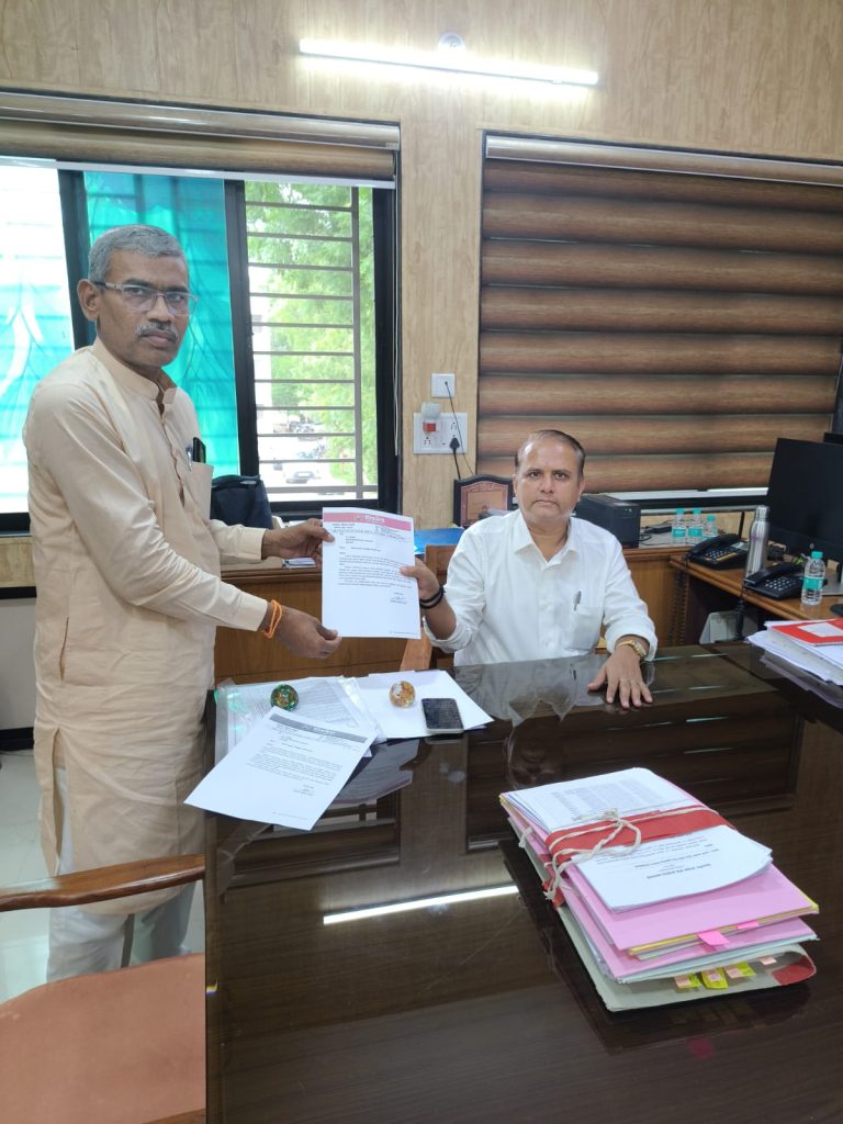 इंग्रजी माध्यमाच्या मुख्याध्यापकांवर शासनाकडून दडपशाही; नोंदणी केलेले फॉर्म रद्द केल्याचा प्रा. डी. एस. लहाने यांचा आरोप